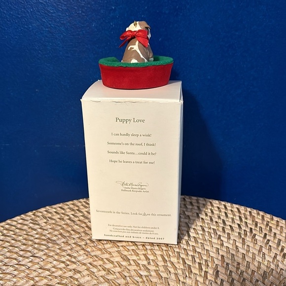 2007 HALLMARK KEEPSAKE Puppy Love Christmas Ornament BULLDOG #17 in Series - Picture 4 of 6